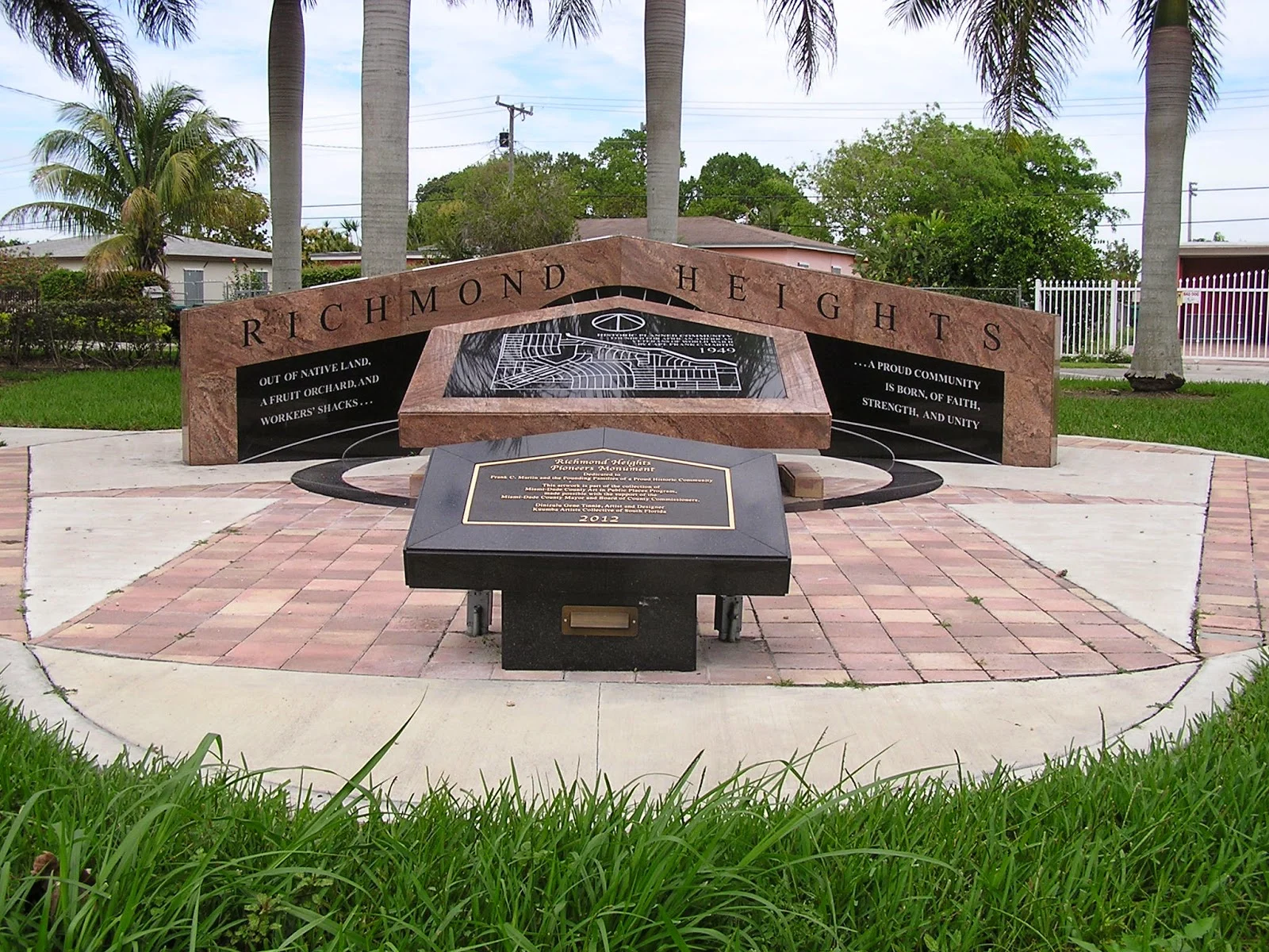 RH pioneers monument FRONT